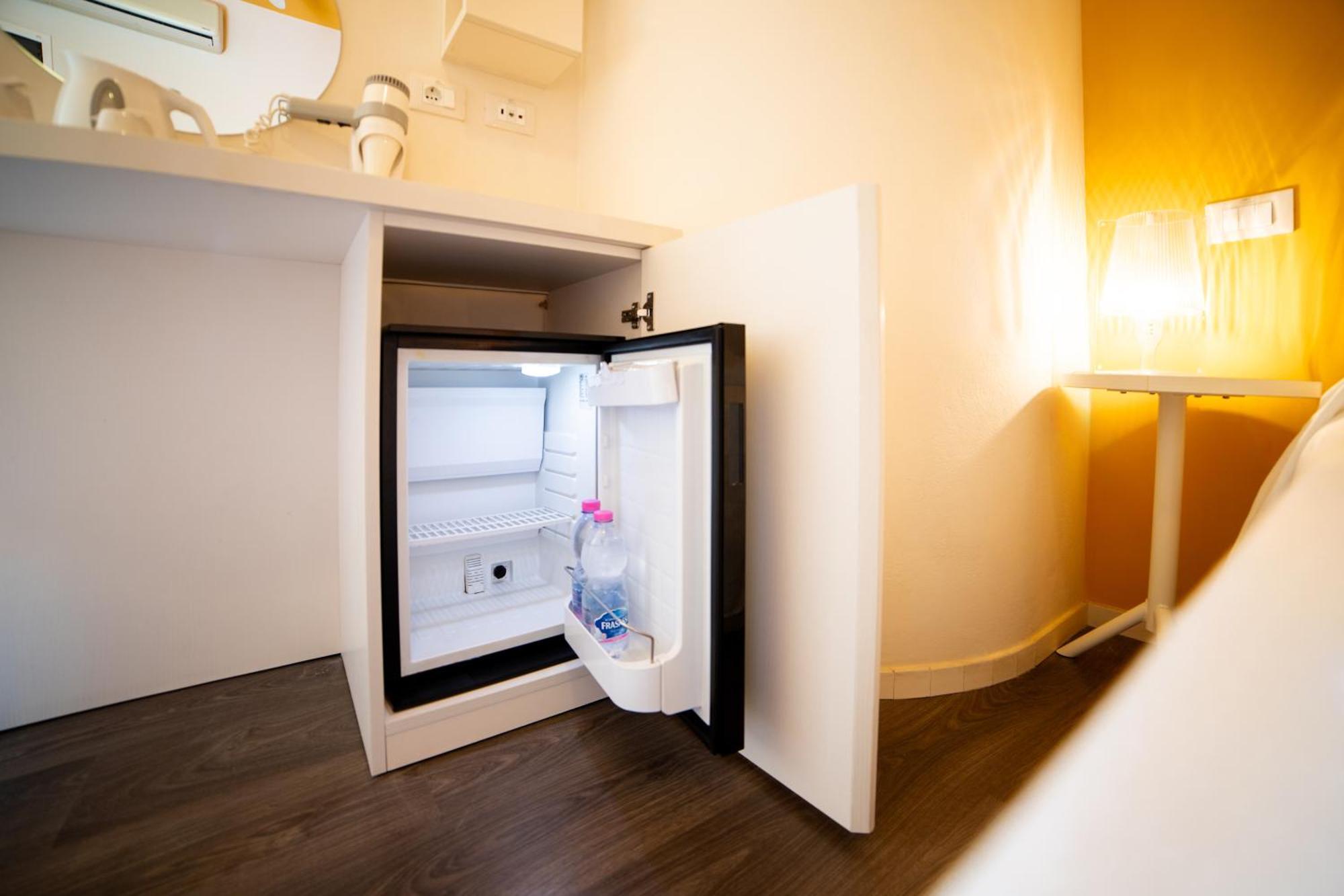 Hotel Casablanca Римини Экстерьер фото
