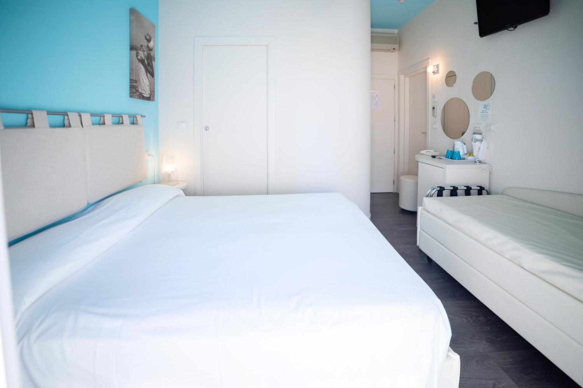 Hotel Casablanca Римини Экстерьер фото