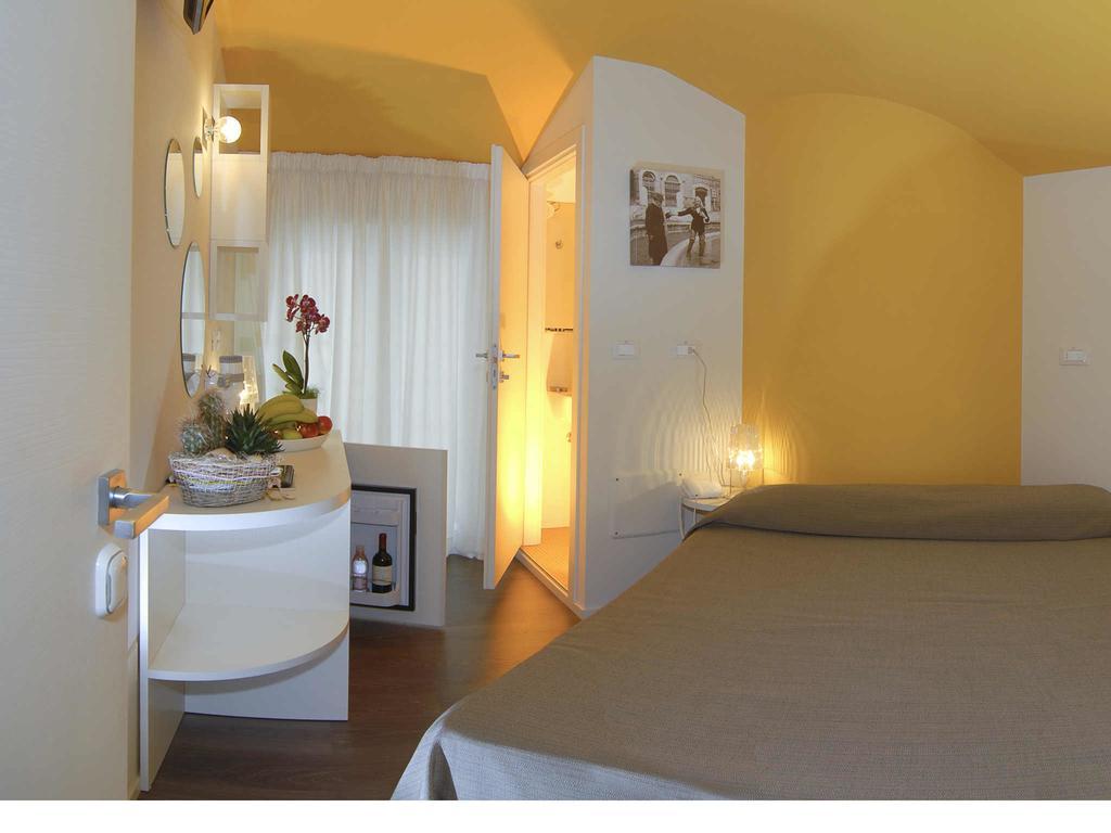 Hotel Casablanca Римини Номер фото